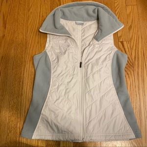 Columbia Women's Zip Up Fleece Nylon Layered Puffer Vest White / Gray Small